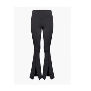 TNALIFE™ SPLIT HI-RISE SMALL BLACK LEGGING